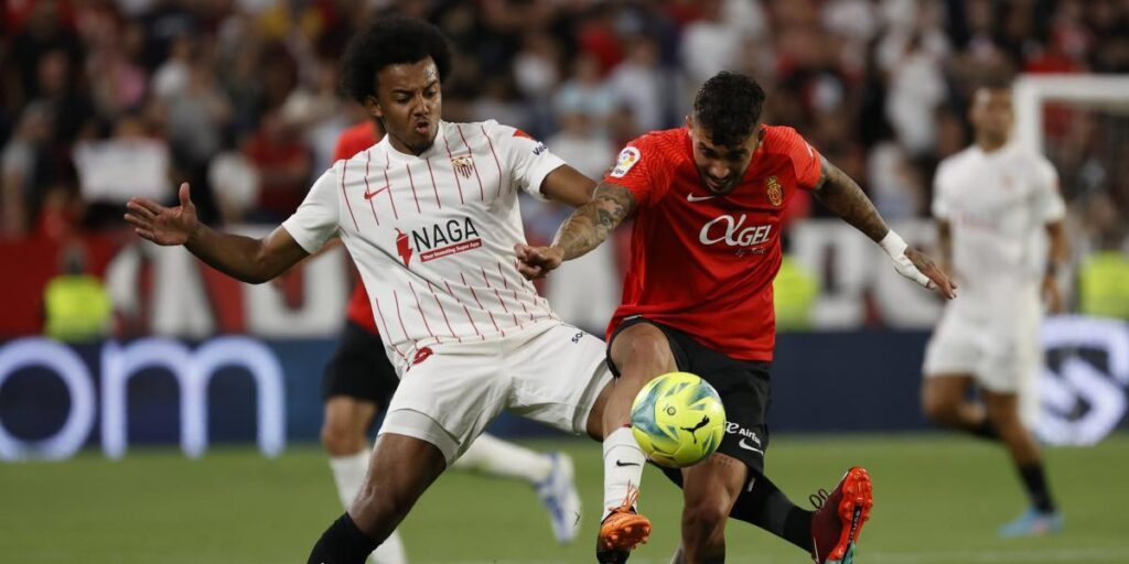 El Chelsea aprieta para llevarse a Koundé, central que gusta a Xavi