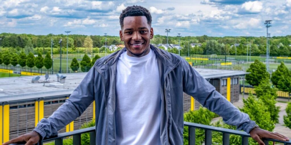 El Dortmund no se detiene y anuncia dos fichajes más de una tacada