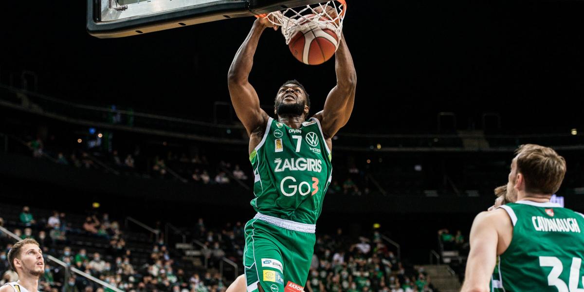 El Efes se interesa también por el pívot Josh Nebo