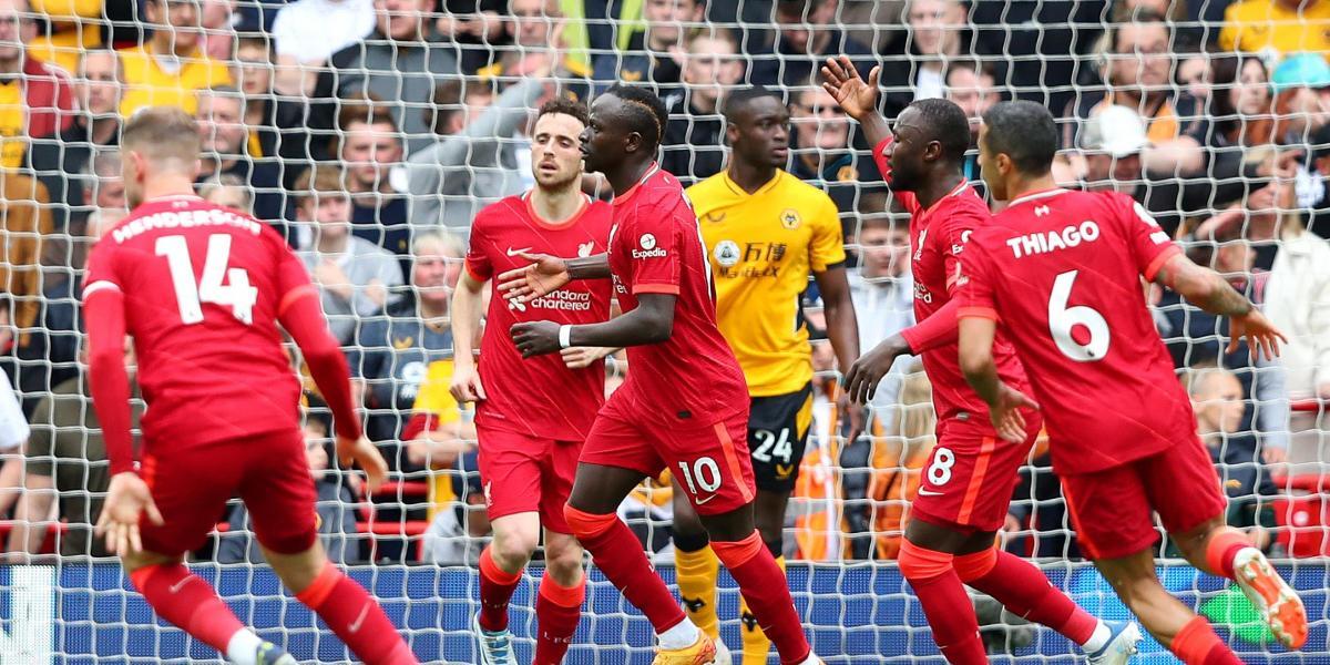 El Liverpool gana, pero se queda sin Premier y mira a París