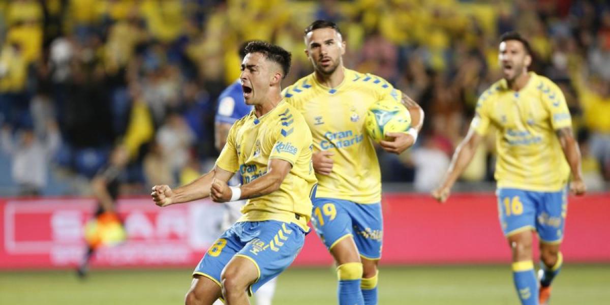 El Manchester City ojeó a Moleiro ante el Oviedo