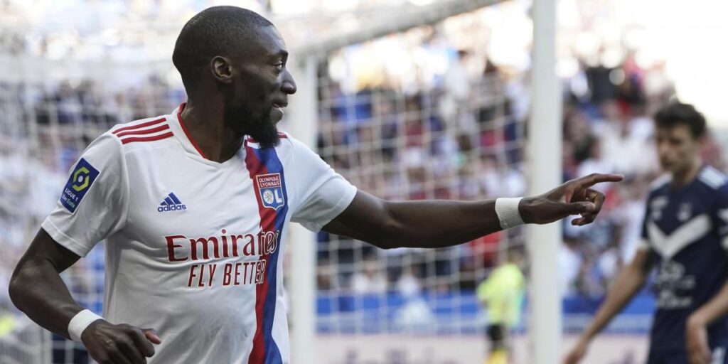 El Metz apura hacia la salvación y el Lyon se distancia de Europa (3-2)