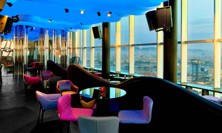 El Sky Lounge del hotel W estrena una carta de cócteles inspirada en la astrología