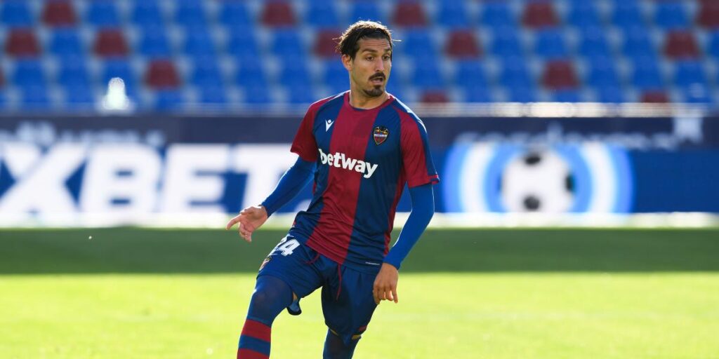 El Valencia se suma a la puja por José Campaña