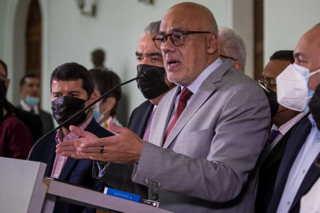 El chavismo anuncia que retoma el diálogo con la oposición, pero con condiciones favorables a sus intereses