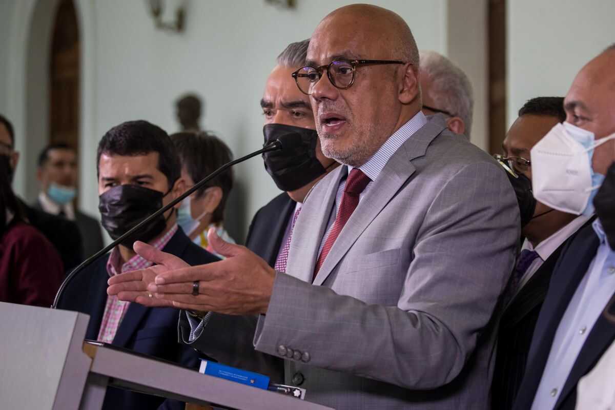 El chavismo anuncia que retoma el diálogo con la oposición, pero con condiciones favorables a sus intereses