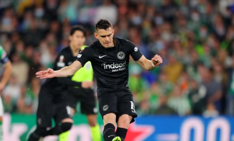 El colombiano Borré dice que "jugar una final con el Eintracht es muy lindo"