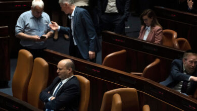 El gobierno tambaleante de Israel respira de nuevo cuando el Partido Árabe se reincorpora