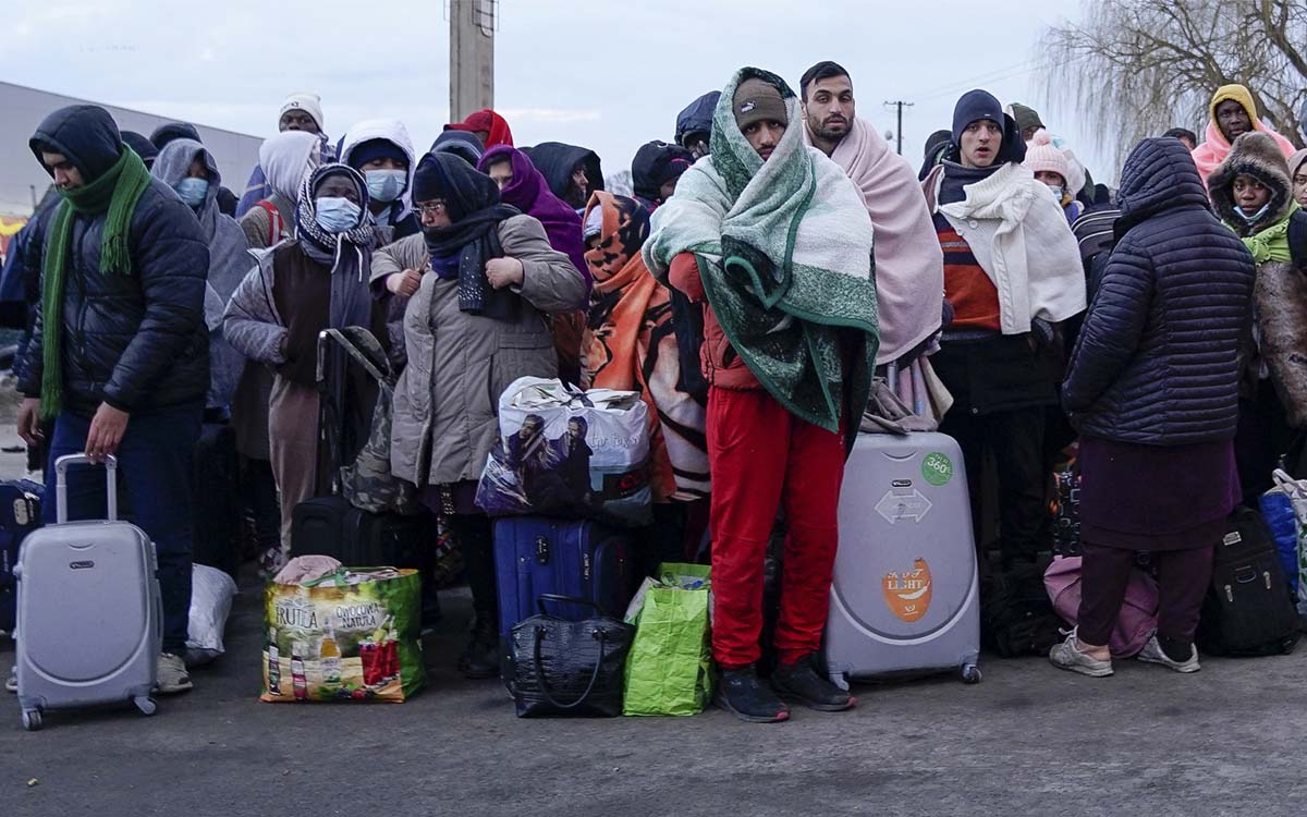 El mundo supera por primera vez las 100 millones de personas desplazadas: ACNUR