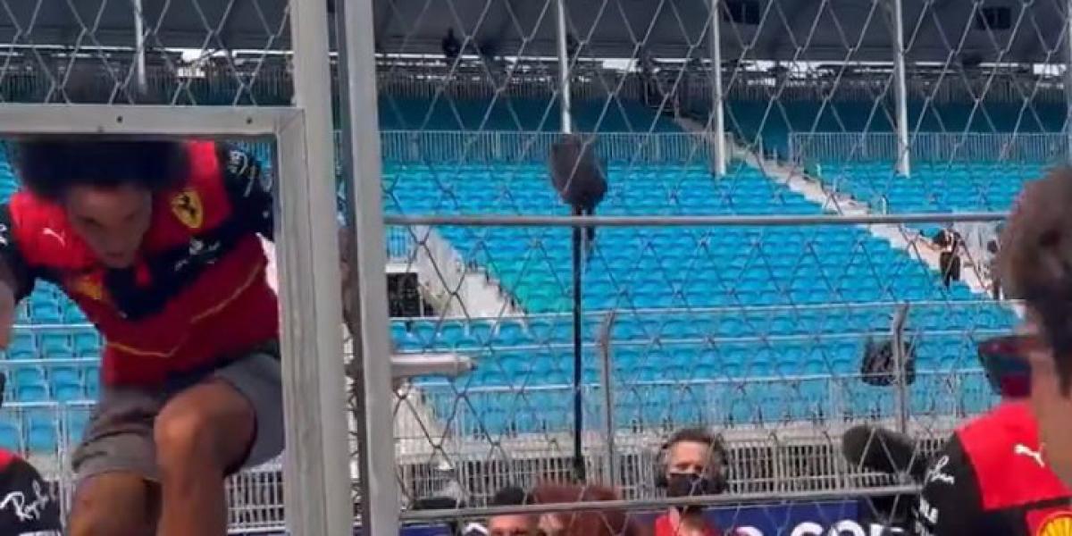 El percance de Carlos Sainz antes del inicio del GP de Miami