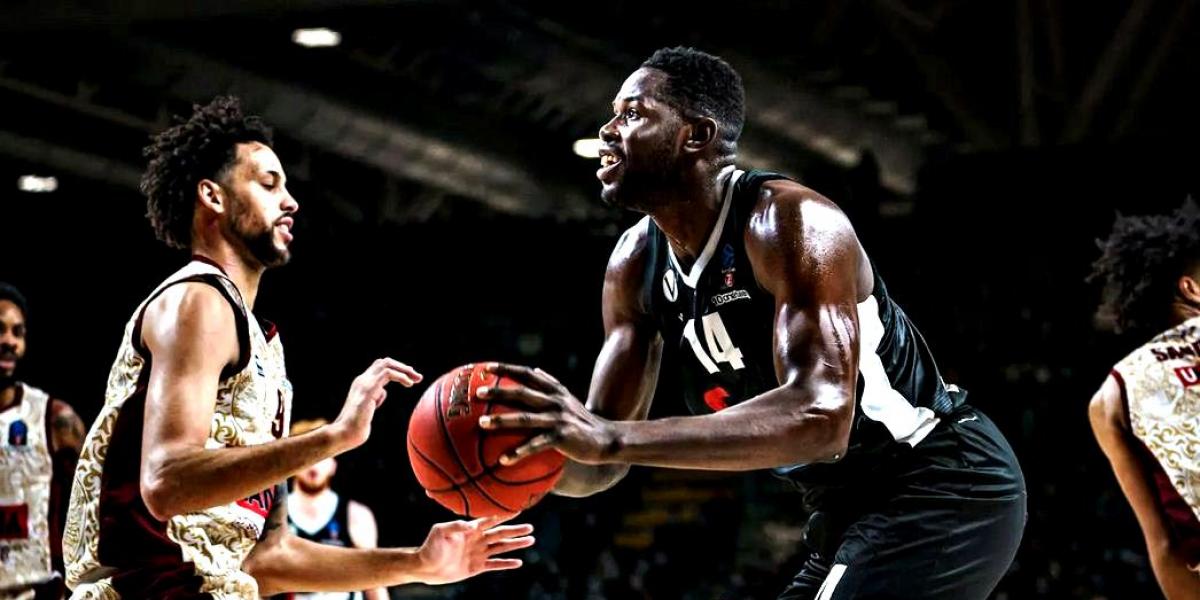 El pívot francés Jaiteh (Virtus), MVP de la Eurocup