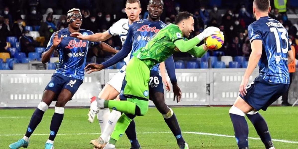 El portero Ospina (Nápoles) gusta al Submarino