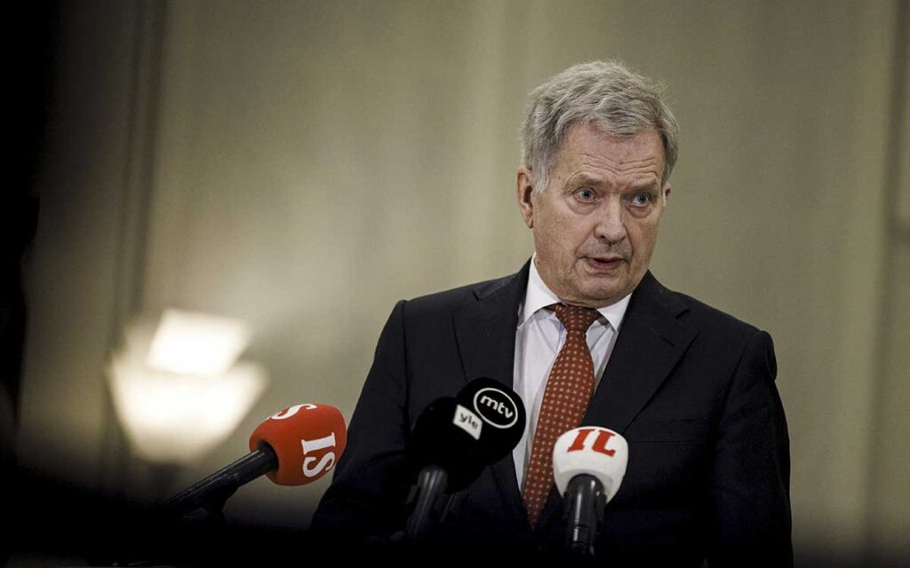 El presidente y la primera ministra de Finlandia apoyan el ingreso del país a la OTAN