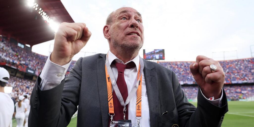 El sevillismo estalla contra el presidente del Eintracht