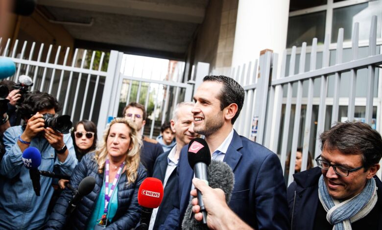 El socialismo francés vive un terremoto al pactar con Mélenchon que no respetará “ciertas reglas” de la UE
