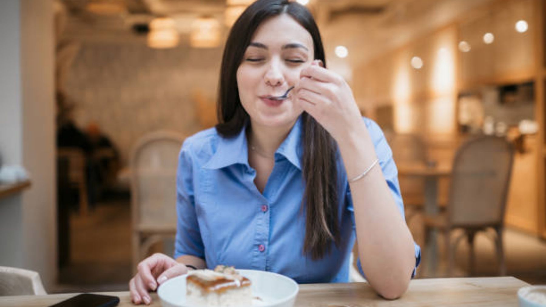El sorprendente motivo por el que te apetece algo dulce después de comer