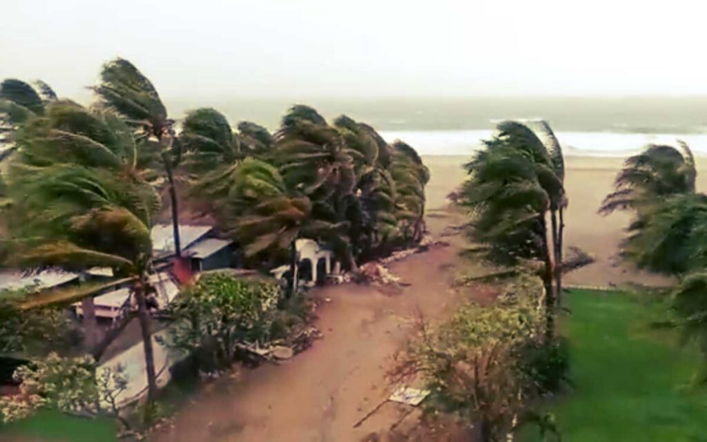 Emiten declaratoria de emergencia para seis municipios de Oaxaca tras impacto de Agatha