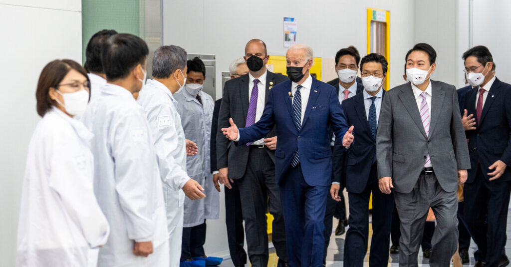 En Corea del Sur, Joe Biden busca reconstruir los lazos económicos en toda Asia