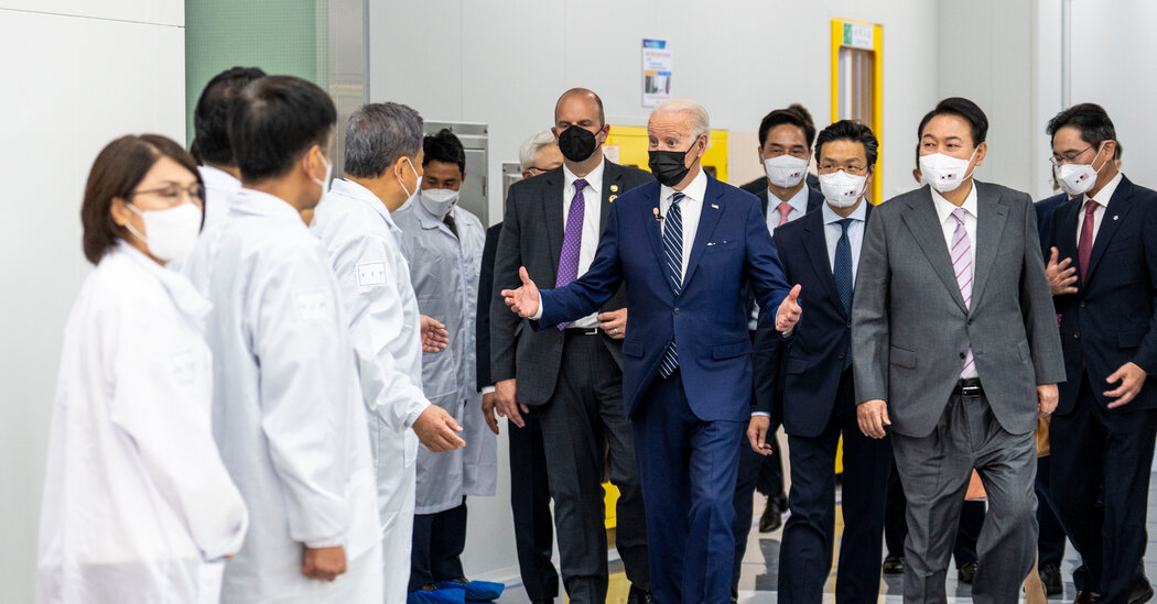 En Corea del Sur, Joe Biden busca reconstruir los lazos económicos en toda Asia