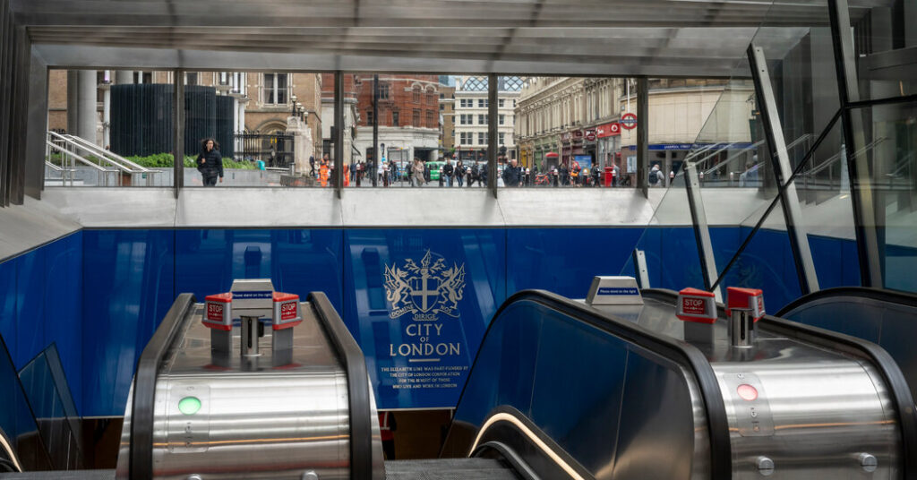En Londres, un tren de alta velocidad largamente esperado está listo para rodar