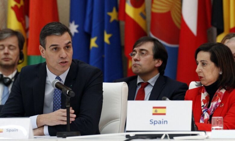 España dice que los teléfonos móviles del presidente del Gobierno y del ministro de Defensa fueron pirateados
