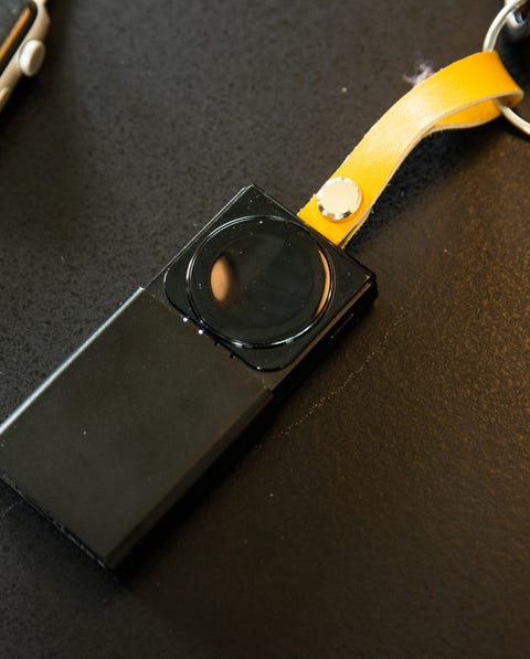 llavero cargador de apple watch