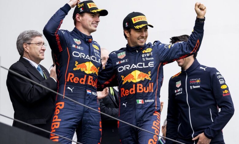 F1 | Max Verstappen da la bienvenida al tercer hijo de 'Checo' con un 'baby shower' | Video