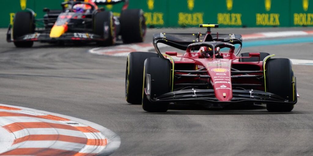 Ferrari y Alpine, evoluciones en Barcelona