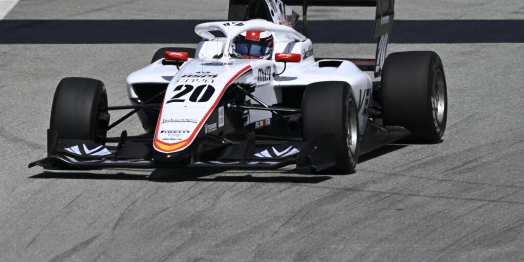 GP España: ¡David Vidales gana la primera carrera de F3!