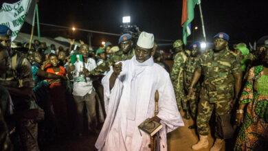 Gambia dice que procesará a expresidente por asesinato