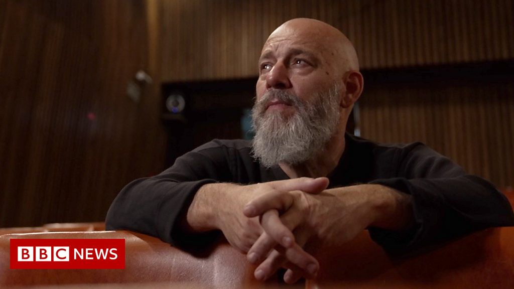 General Belgrano: El cantante de ópera que sobrevivió al hundimiento del crucero argentino