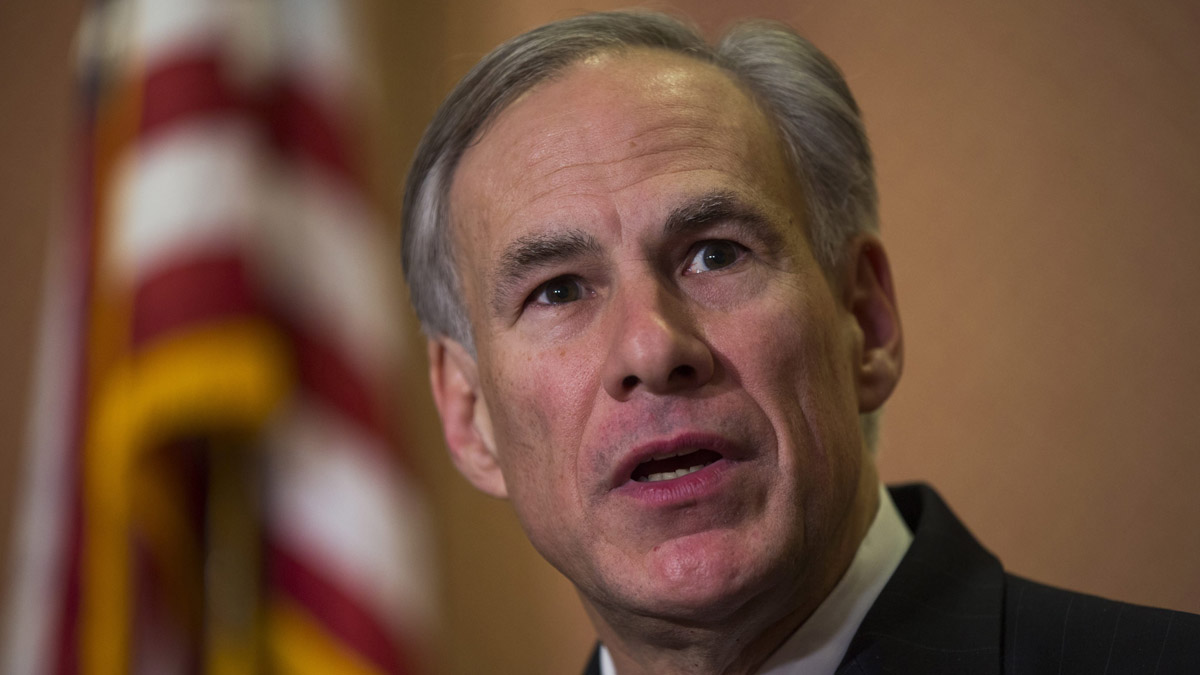 Gobernador de Texas convoca a comités legislativos tras masacre en Uvalde