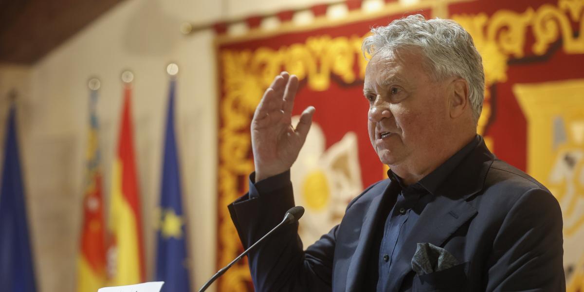Guus Hiddink: "Hay que estar atentos ante las fuerzas que puedan violar la democracia"
