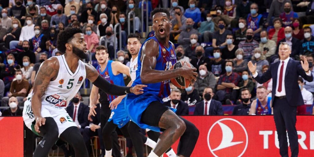 Hayes-Davis, descartado para el primer partido ante el Gran Canaria