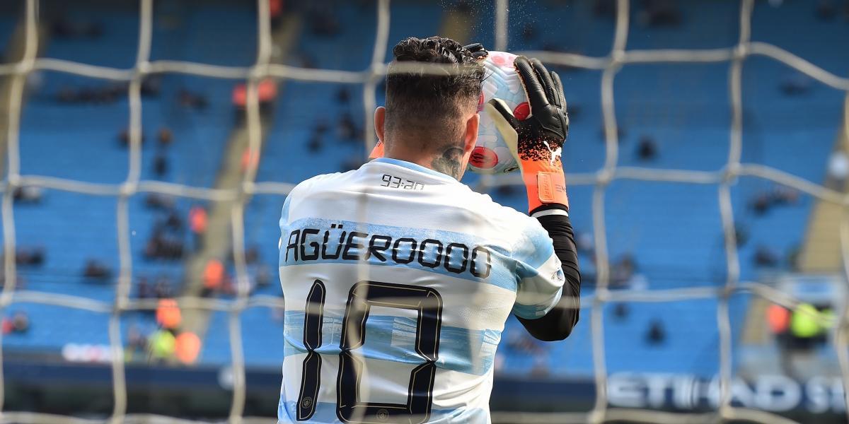 Homenaje de los jugadores del City al Kun Agüero