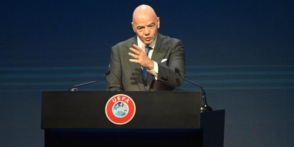 Infantino recibe una carta con una petición