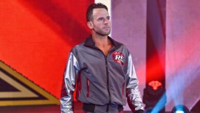 Informe: WWE ha negado a Roderick Strong su liberación varias veces