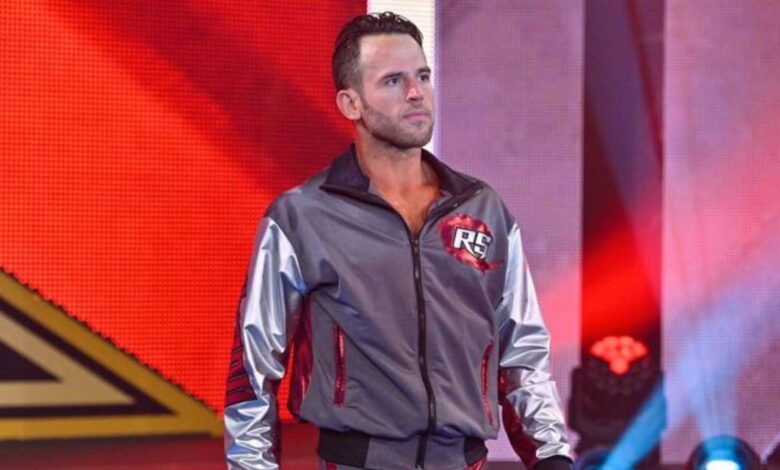 Informe: WWE ha negado a Roderick Strong su liberación varias veces