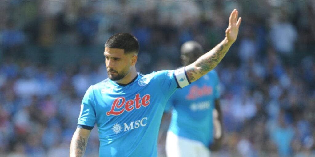 Insigne dice adiós con lágrimas y con un gol