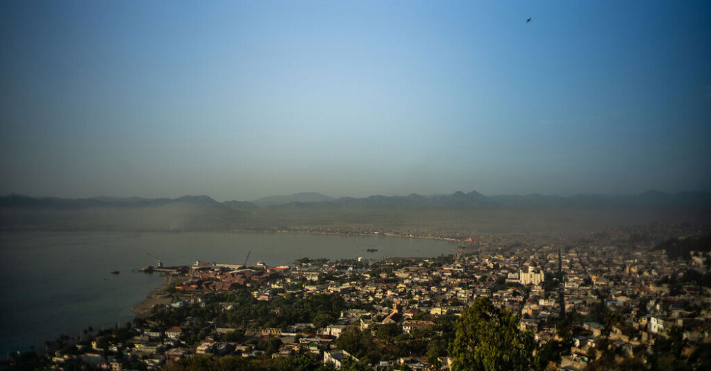 Invadir Haití, instó Wall Street.  Estados Unidos obligado.