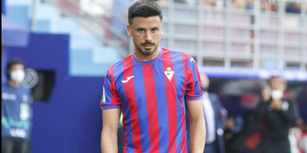 Javi Muñoz, al quirófano por fractura de clavícula