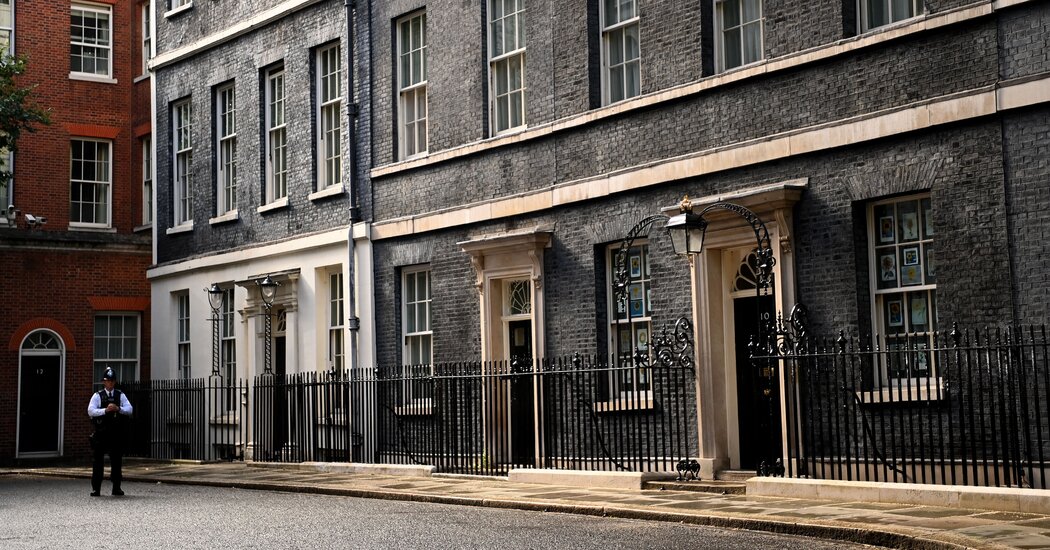 Johnson dice que se siente honrado por el informe 'Partygate', pero continuará