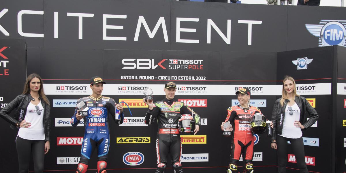Jonathan Rea vence gracias a un golpe de suerte