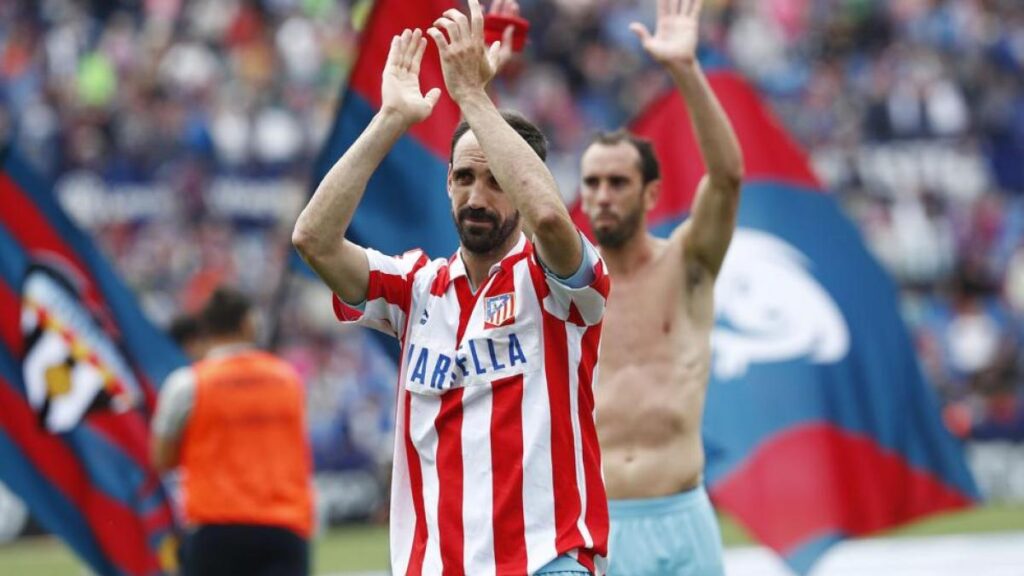 Juanfran: "Me dejé la vida por la camiseta del Atlético y entré en el corazón de los hinchas"