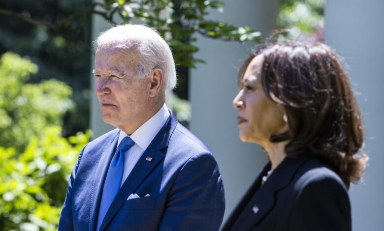 Kamala Harris es más rica que Joe Biden (y vende muchos más libros)
