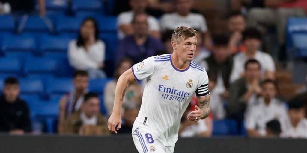 Kroos presume de capitanía