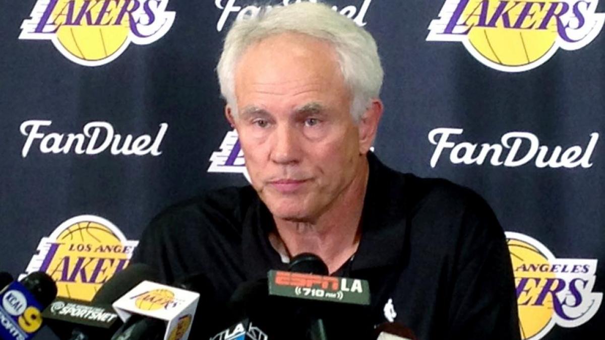 Kupchak continuará como GM de los Hornets