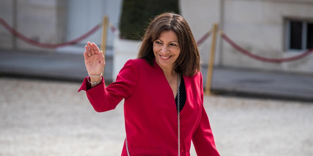 La alcaldesa de París celebra la continuidad de Mbappé