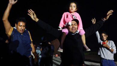 La decisión de EE UU de mantener las expulsiones de migrantes en caliente agrava el limbo en la frontera