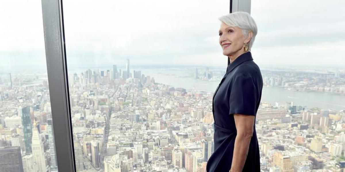 La madre de Elon Musk posa en traje de baño a sus 74 años